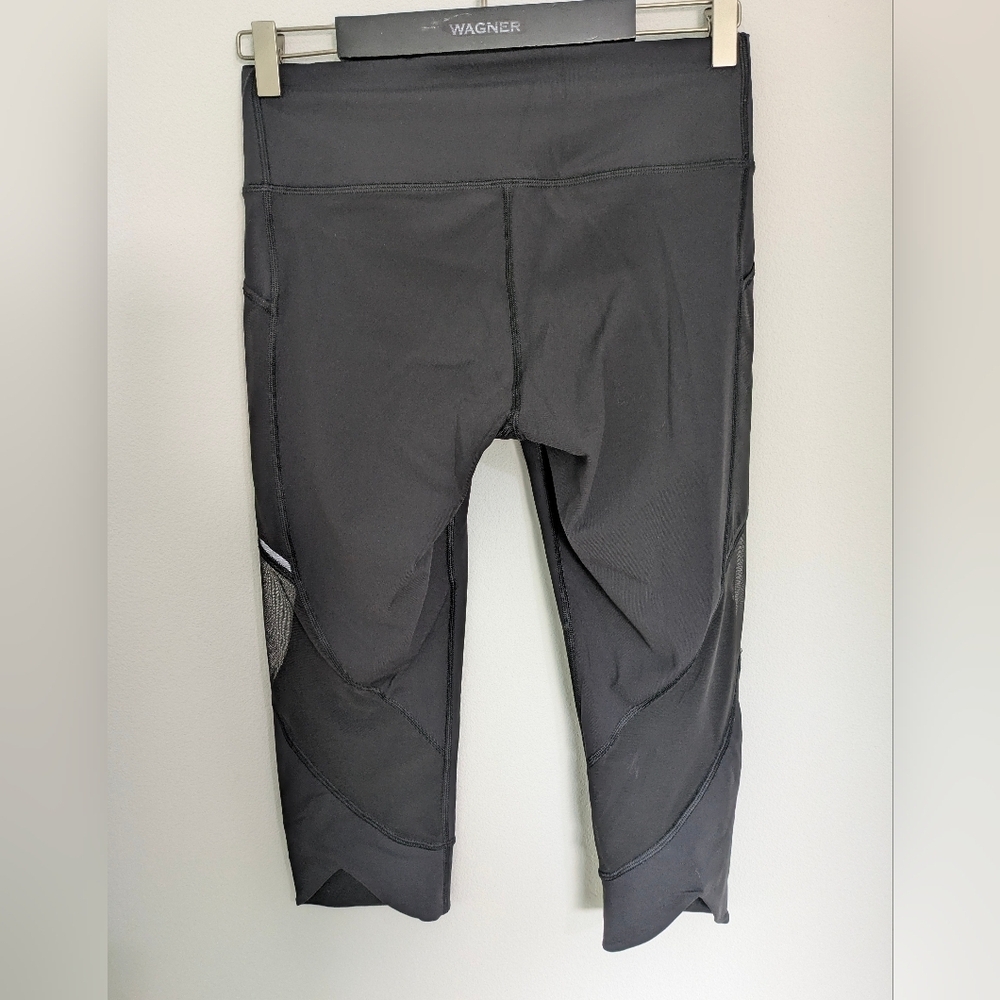 Lululemon Fast As Light Mesh Crop Women 8 Black Running 18" Legging Yoga Gym EUC